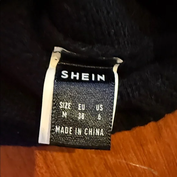 Black Skull Sweater, M - Picture 4 of 6